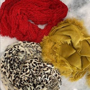 Bundle of 3 knit scarves